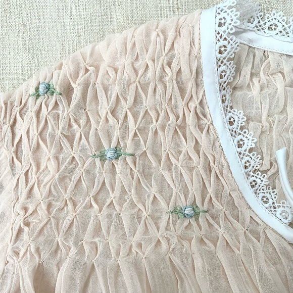 VTG Doen Style Smocked Nightgown - Picture 8 of 8